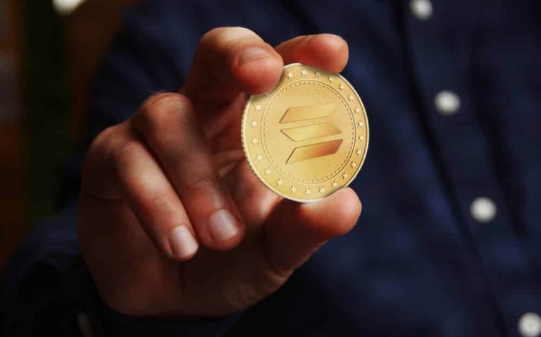 Solana and Cardano: Solana continues to rise above 32.00