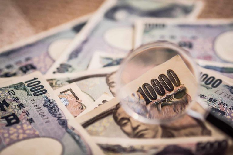 Yen Exchange Rate Teeters on Multi-Decade Lows